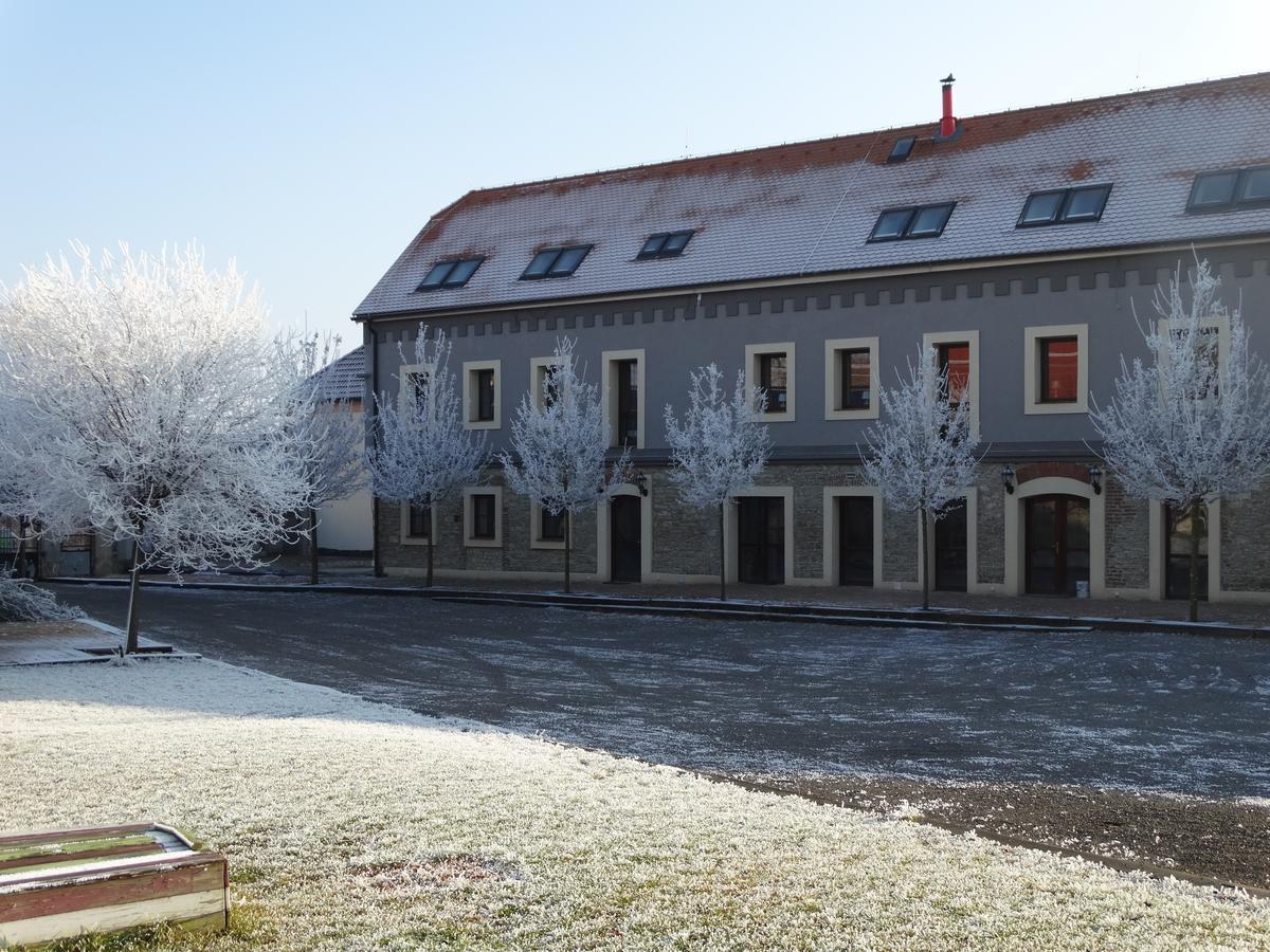Chateau Nightingales Hostoun Экстерьер фото